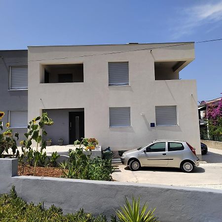 Tiamar Apartment Слатине Екстериор снимка
