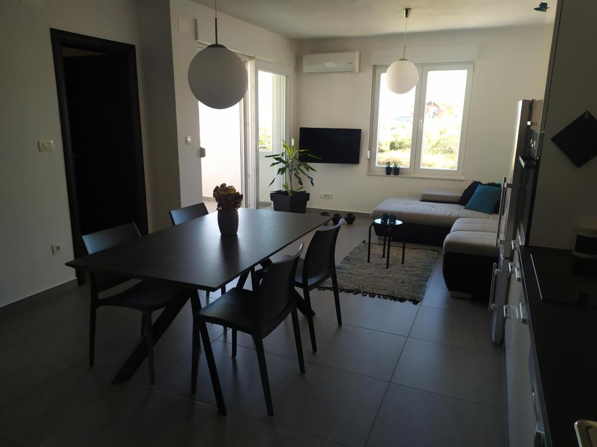 Tiamar Apartment Слатине Екстериор снимка