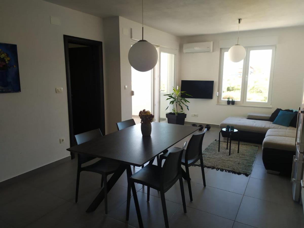 Tiamar Apartment Слатине Екстериор снимка