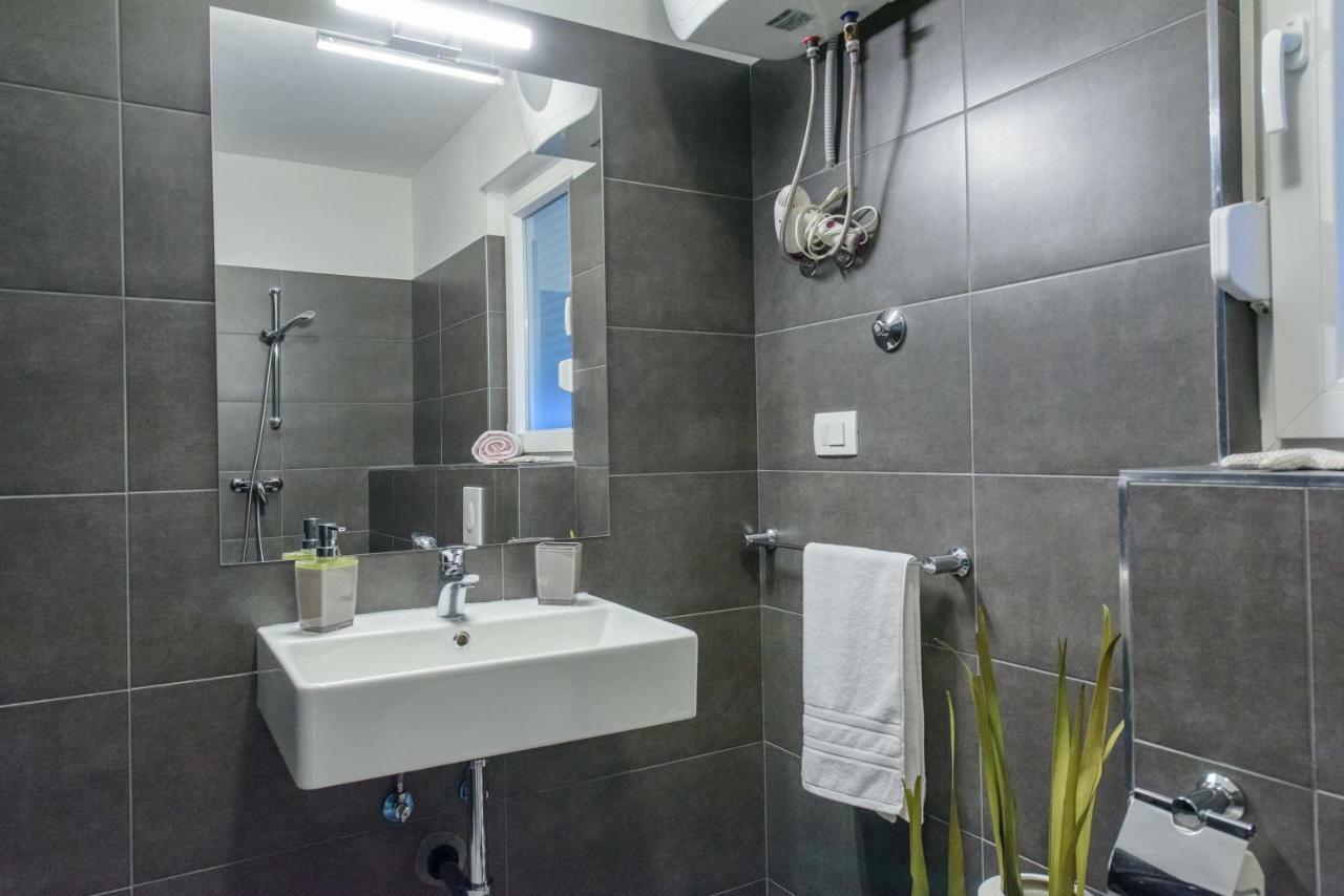 Tiamar Apartment Слатине Екстериор снимка