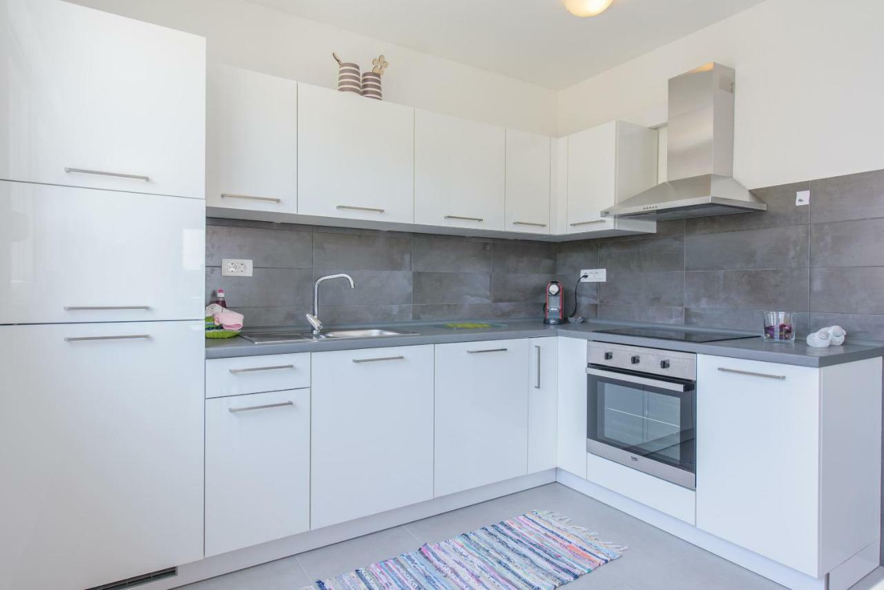 Tiamar Apartment Слатине Екстериор снимка