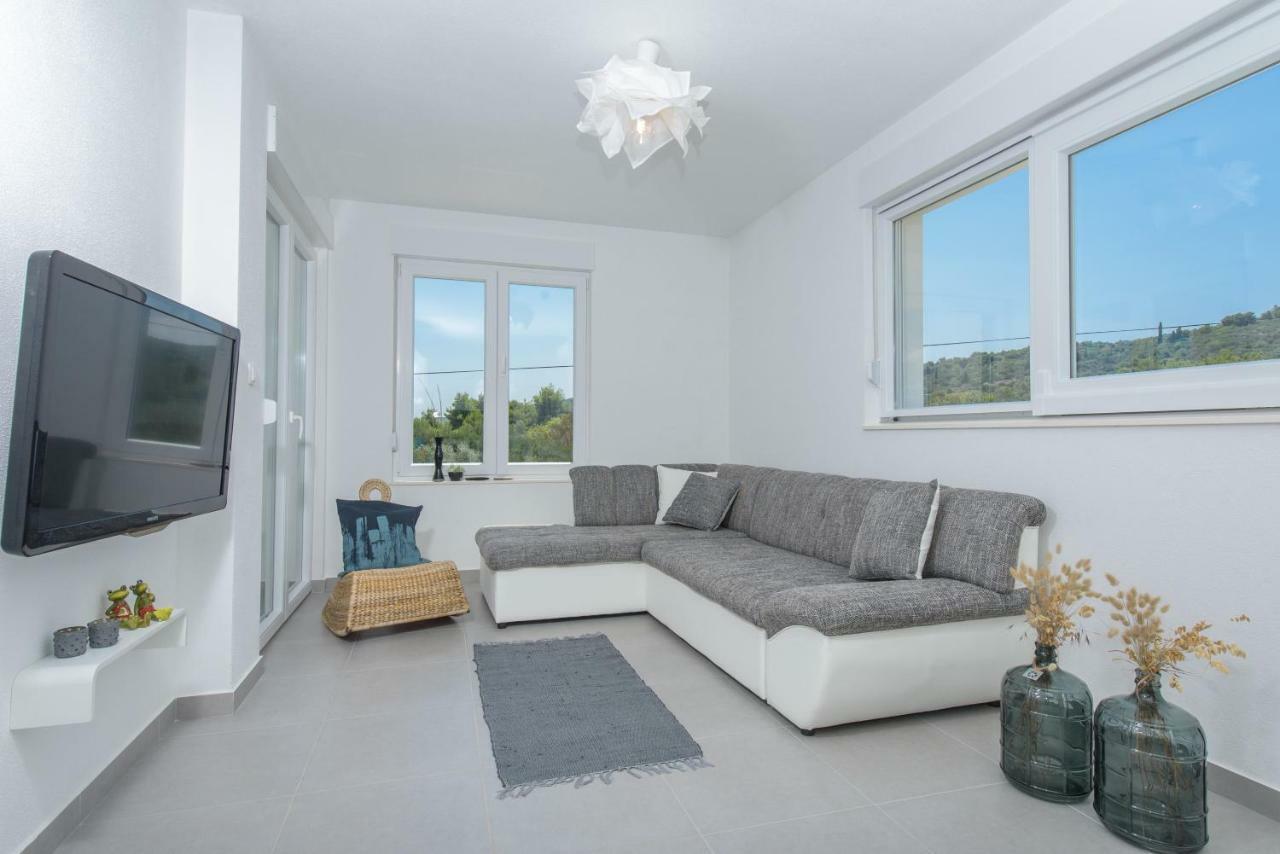 Tiamar Apartment Слатине Екстериор снимка